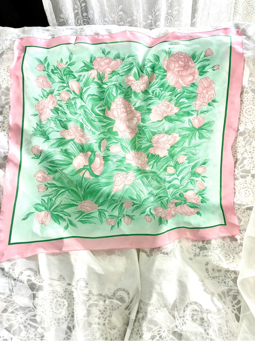 Vintage 90's To 2000 Yves Rocher Scarf Floral Cottagecore Green Pink
26"X 26"